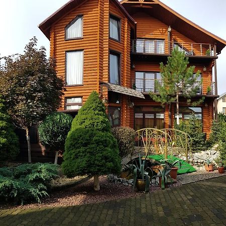 Luxury Villa With Pool And Sauna Çernivtsi Dış mekan fotoğraf