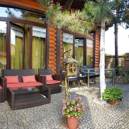 Luxury Villa With Pool And Sauna Çernivtsi Dış mekan fotoğraf