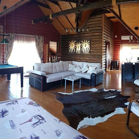 Luxury Villa With Pool And Sauna Çernivtsi Dış mekan fotoğraf