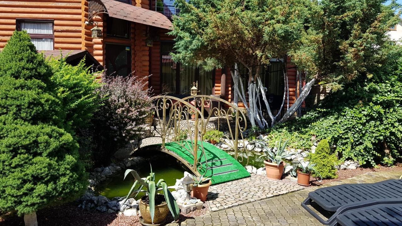 Luxury Villa With Pool And Sauna Çernivtsi Dış mekan fotoğraf