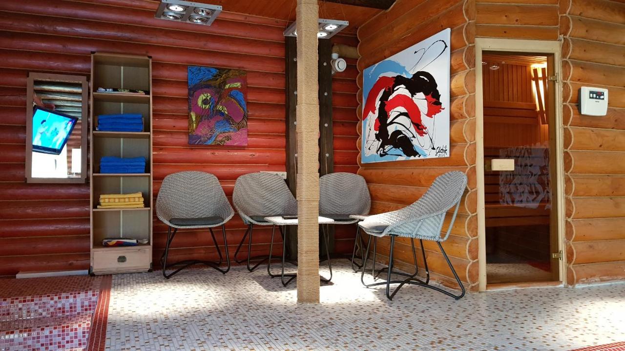Luxury Villa With Pool And Sauna Çernivtsi Dış mekan fotoğraf