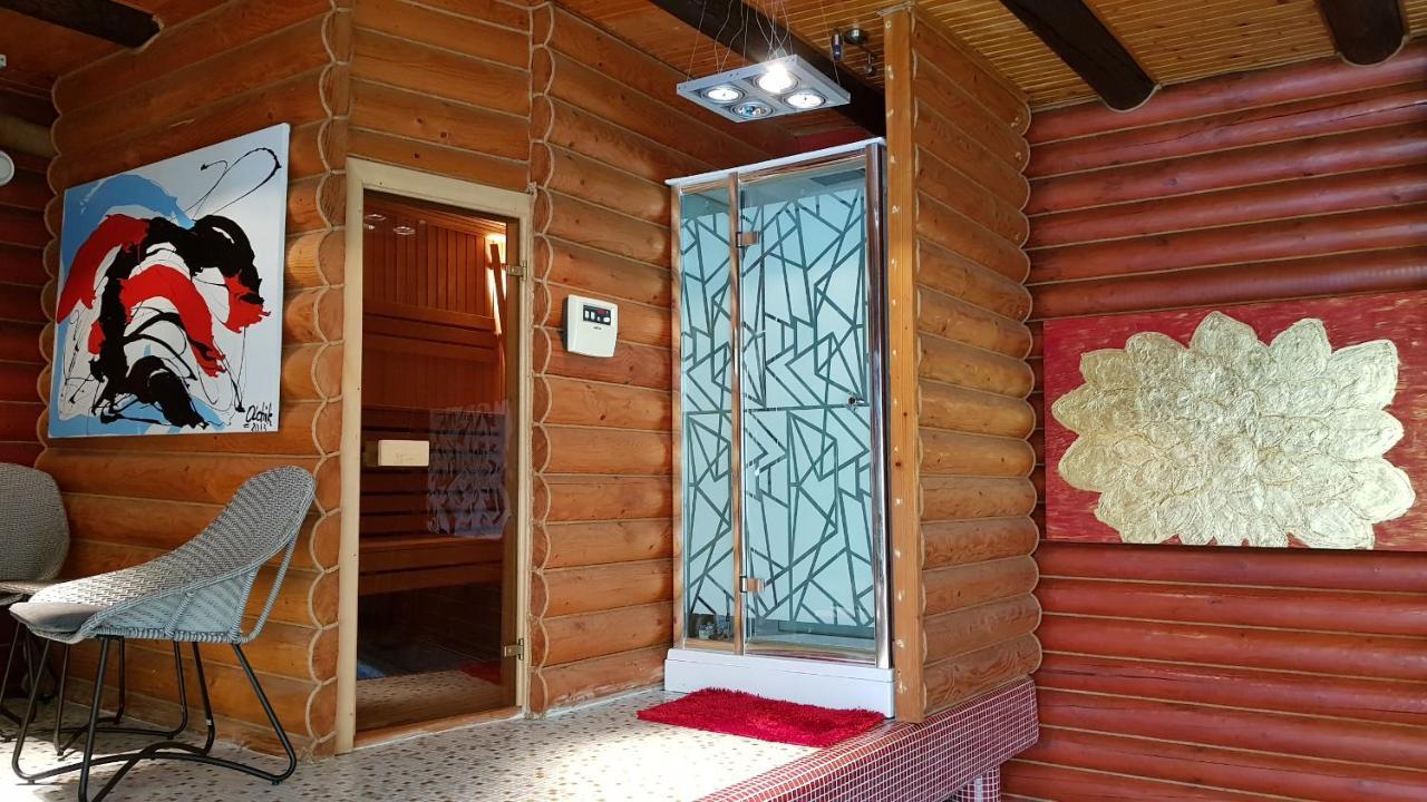 Luxury Villa With Pool And Sauna Çernivtsi Dış mekan fotoğraf