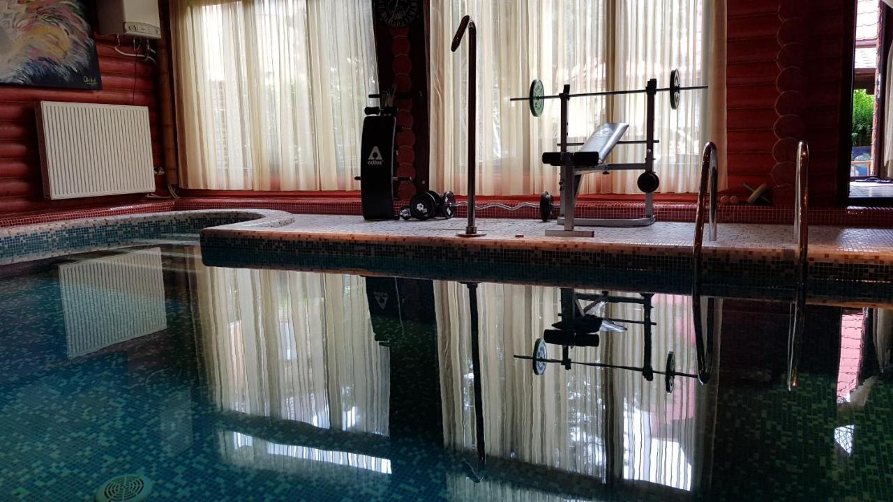 Luxury Villa With Pool And Sauna Çernivtsi Dış mekan fotoğraf