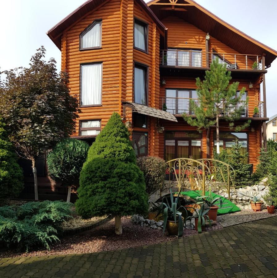 Luxury Villa With Pool And Sauna Çernivtsi Dış mekan fotoğraf