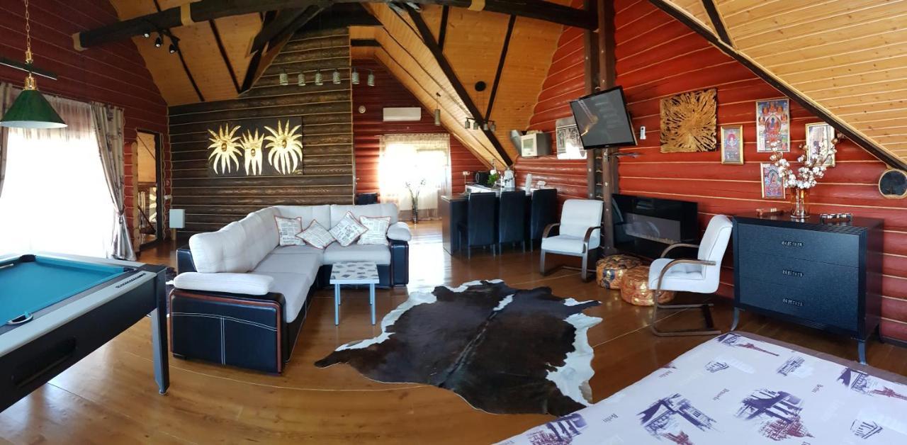 Luxury Villa With Pool And Sauna Çernivtsi Dış mekan fotoğraf