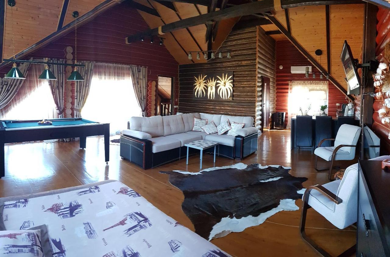 Luxury Villa With Pool And Sauna Çernivtsi Dış mekan fotoğraf